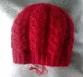 Bonnet en 100% laine angora rouge